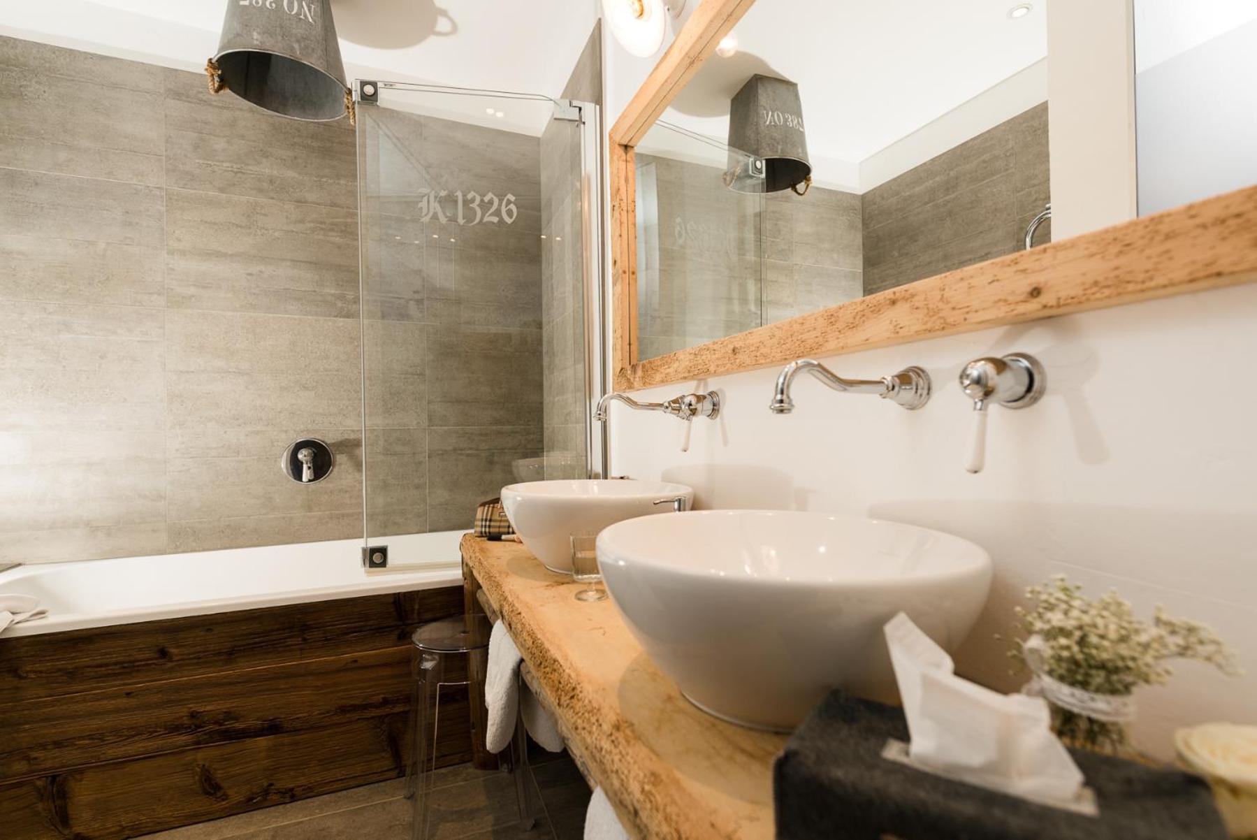 Hotel & Gourmetwirtshaus Kirchenwirt Seit 1326 レオガング エクステリア 写真