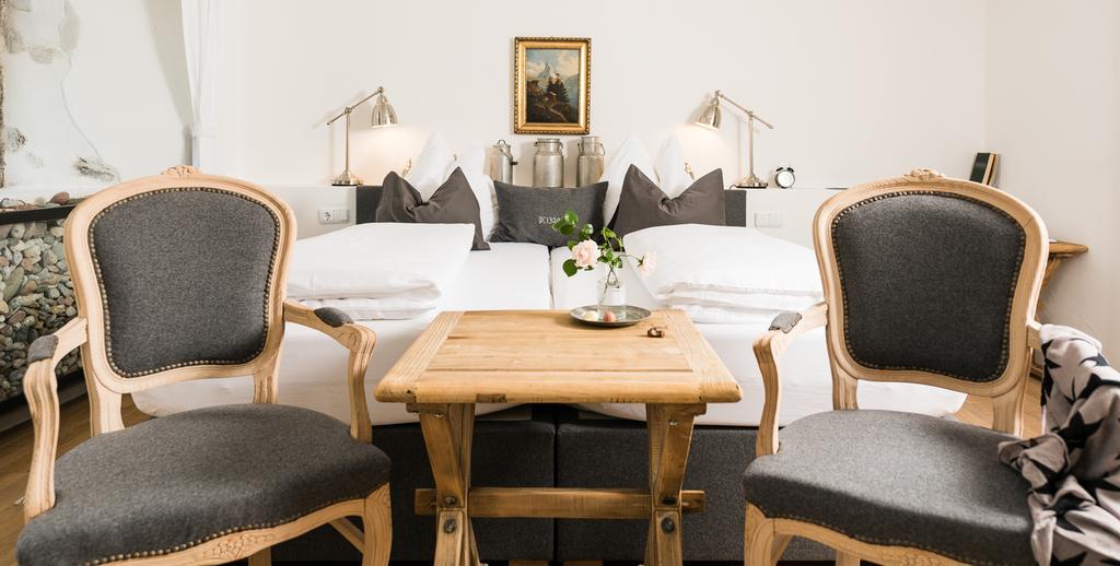 Hotel & Gourmetwirtshaus Kirchenwirt Seit 1326 レオガング エクステリア 写真